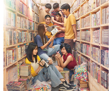 การ์ตูน หนังสือโป๊ นกพับ กล้องวิดีโอ และซาวด์อะเบาท์ กับมิตรภาพ ความรัก และรักครั้งแรก ในโปสเตอร์หลักของ “14อีกครั้ง I Love You Two Thousand”